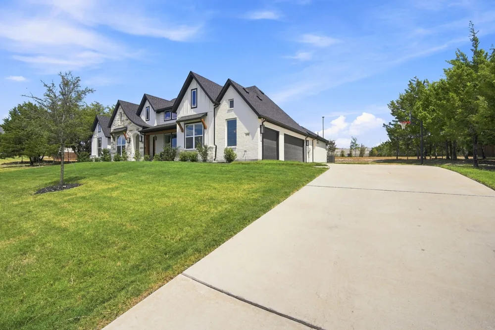 2770 Fireside Drive Midlothian, TX 76065