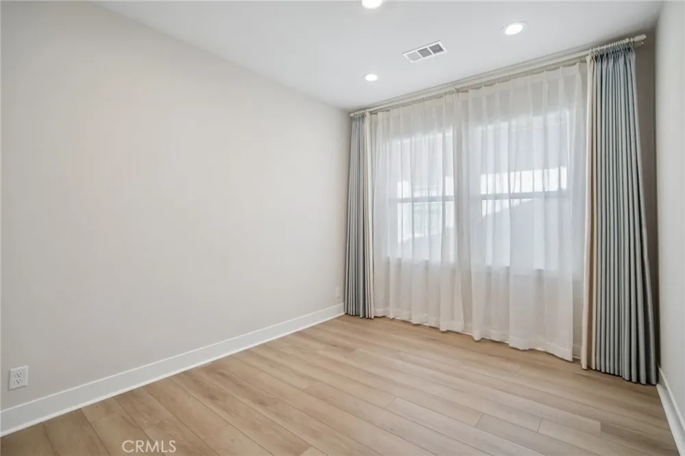 151 Mulberry Lake Forest, CA 92630