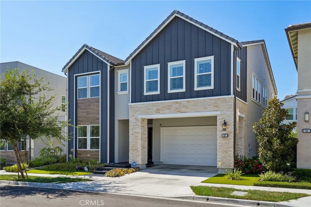151 Mulberry Lake Forest, CA 92630