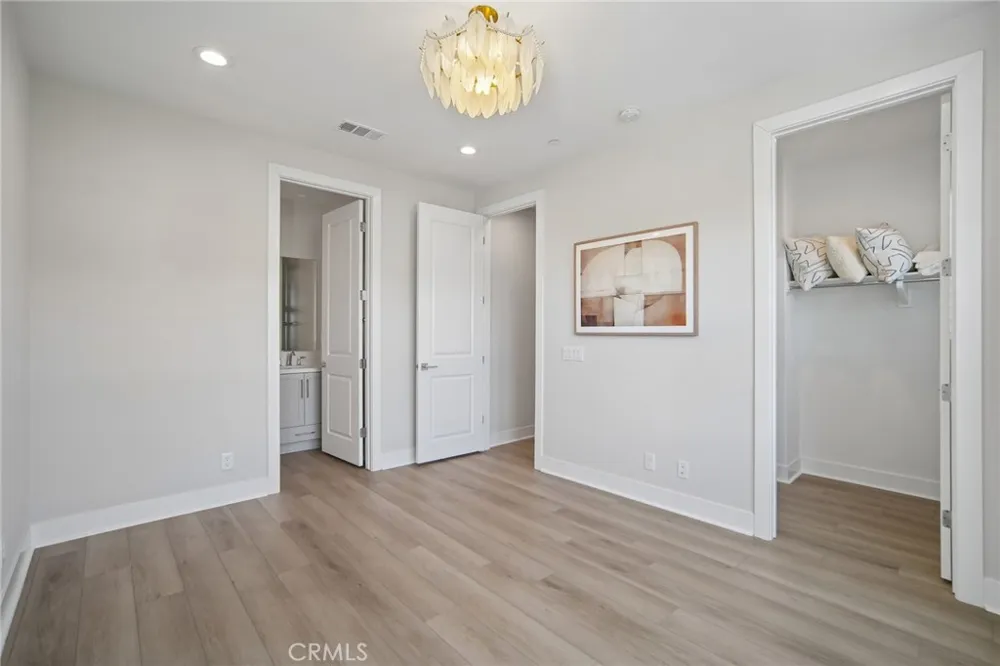 151 Mulberry Lake Forest, CA 92630