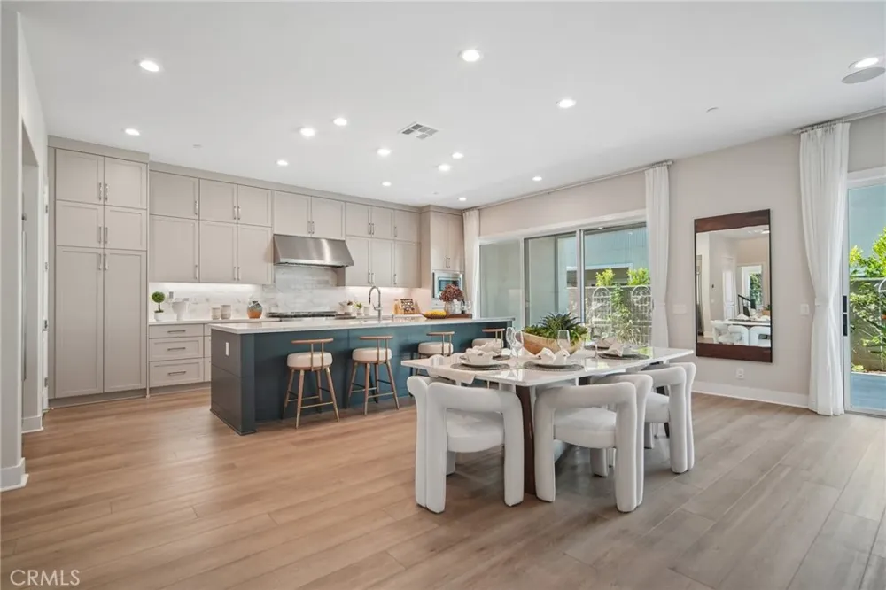151 Mulberry Lake Forest, CA 92630