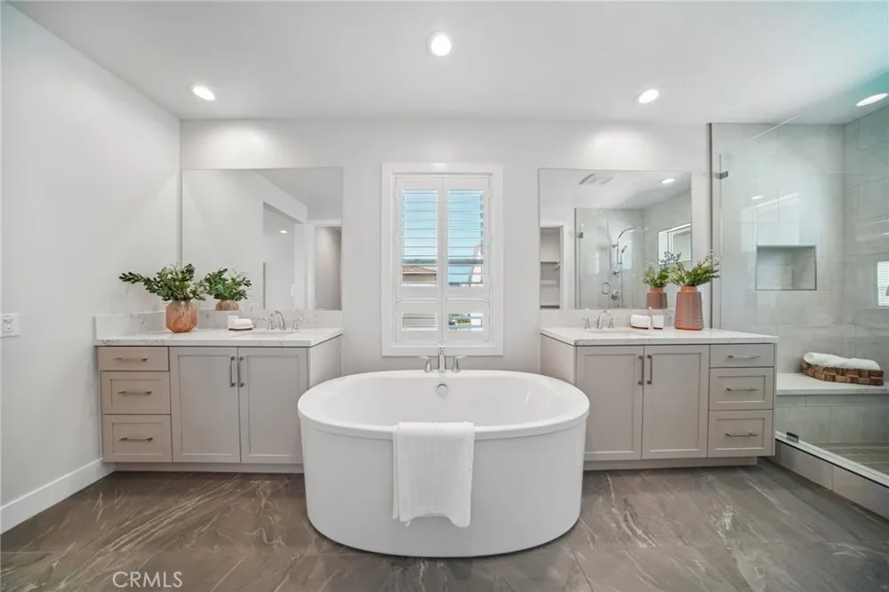 151 Mulberry Lake Forest, CA 92630