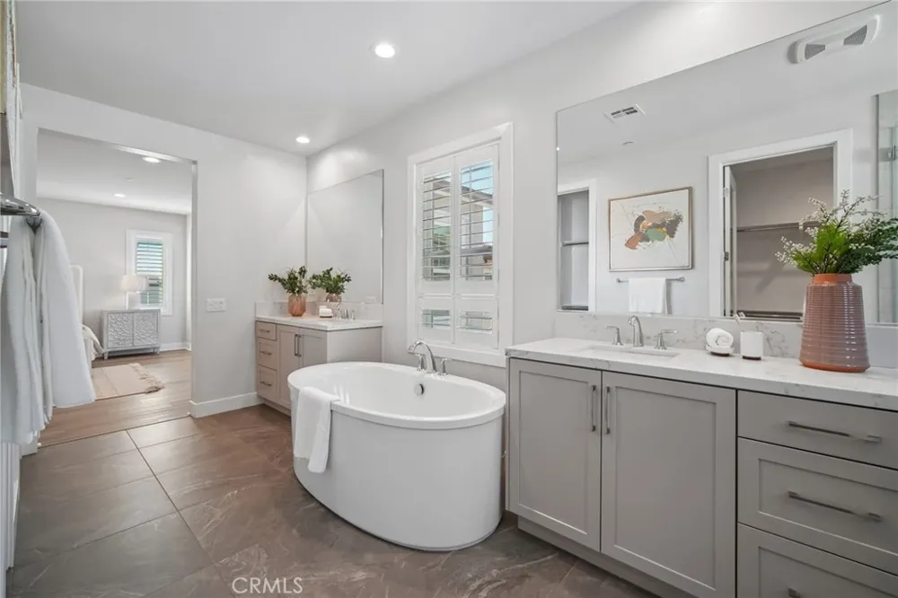 151 Mulberry Lake Forest, CA 92630