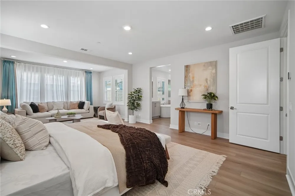 151 Mulberry Lake Forest, CA 92630