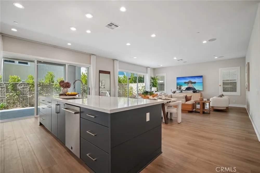 151 Mulberry Lake Forest, CA 92630