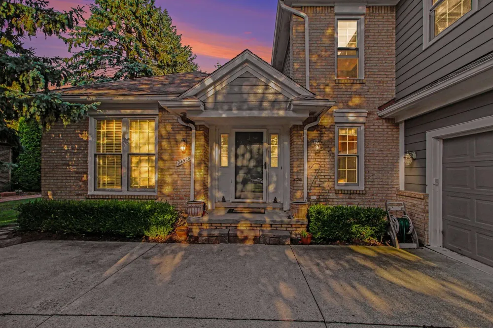 24526 Picara Drive Novi, MI 48374