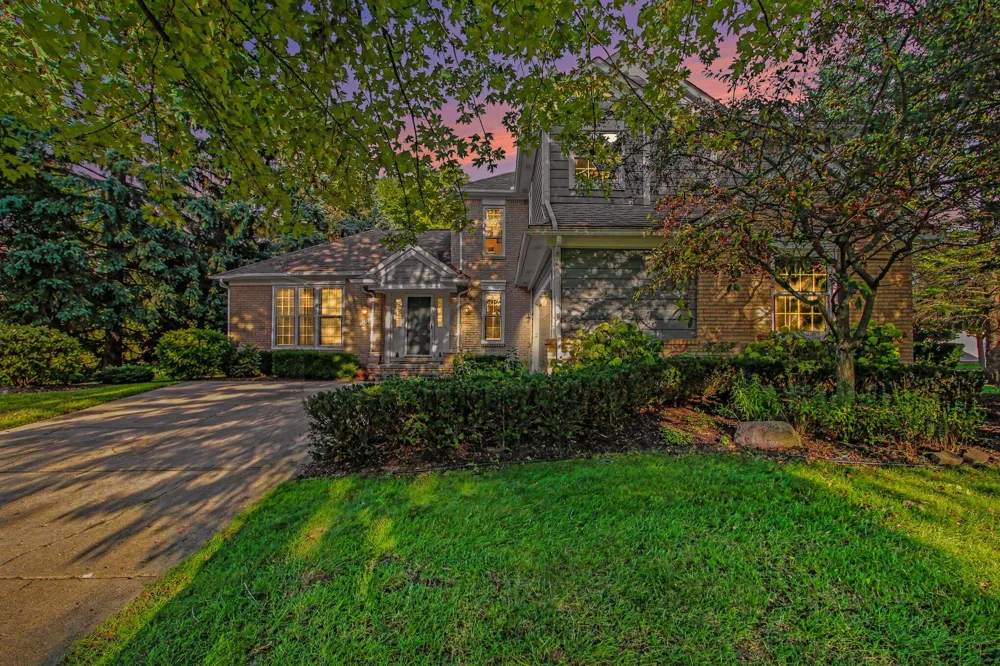 24526 Picara Drive Novi, MI 48374