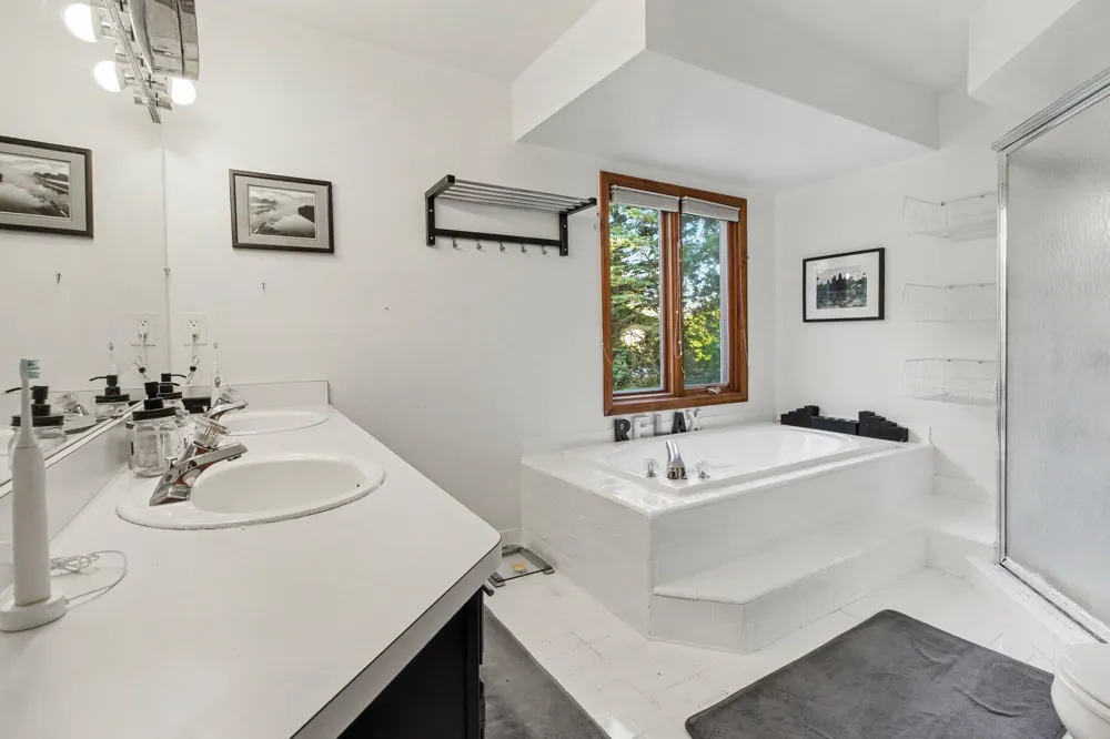 24526 Picara Drive Novi, MI 48374