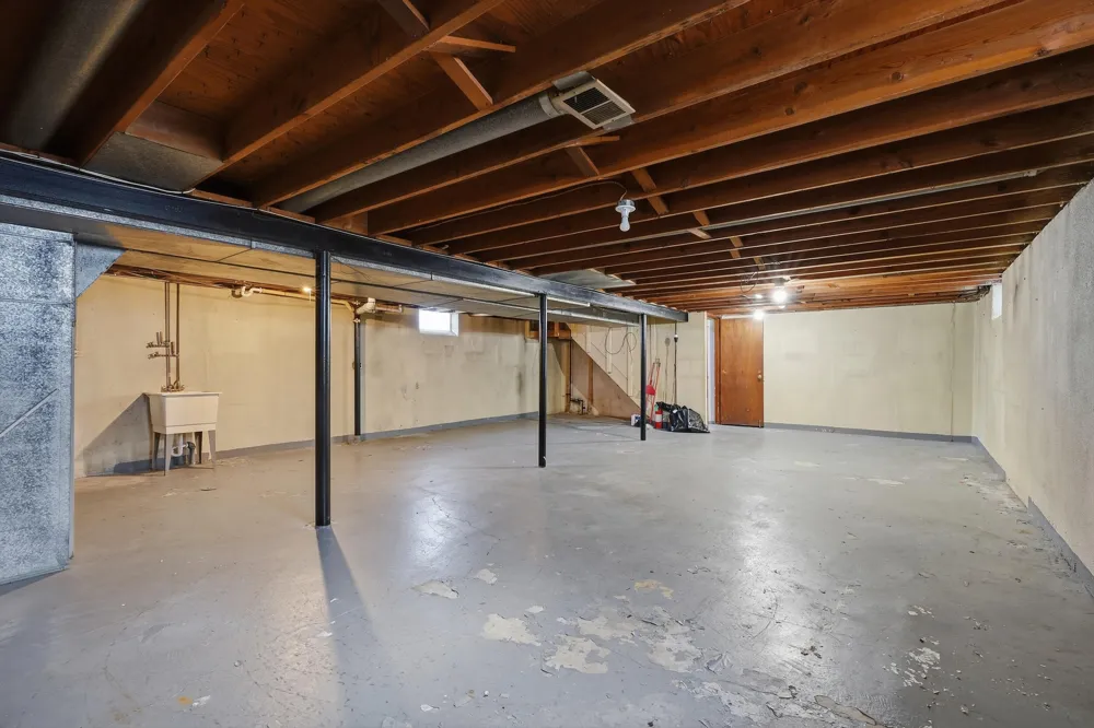 17243 Horger Avenue Allen Park City, MI 48101