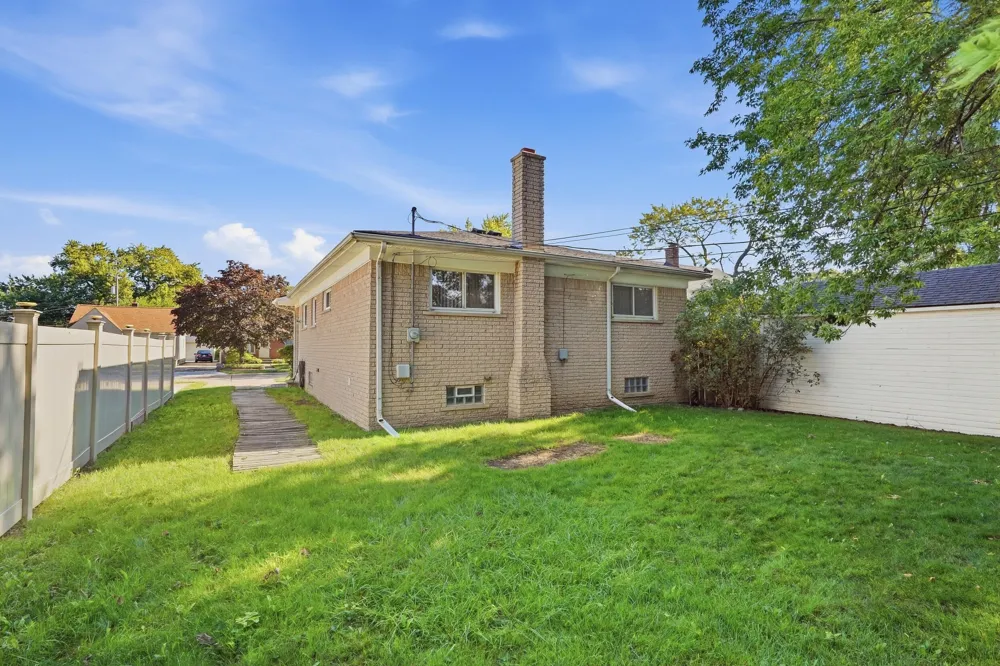 17243 Horger Avenue Allen Park City, MI 48101