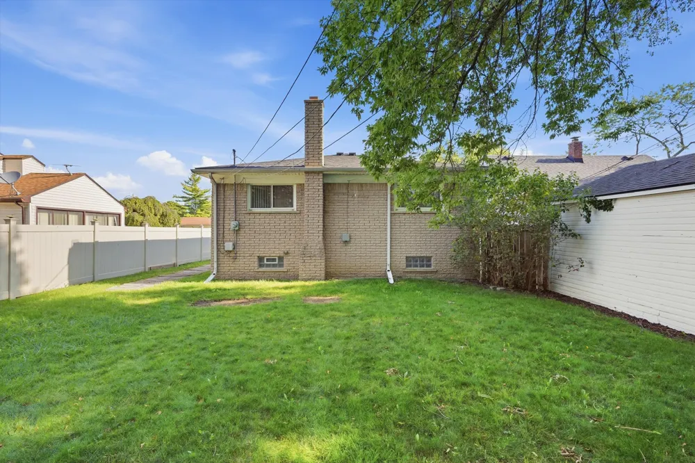 17243 Horger Avenue Allen Park City, MI 48101