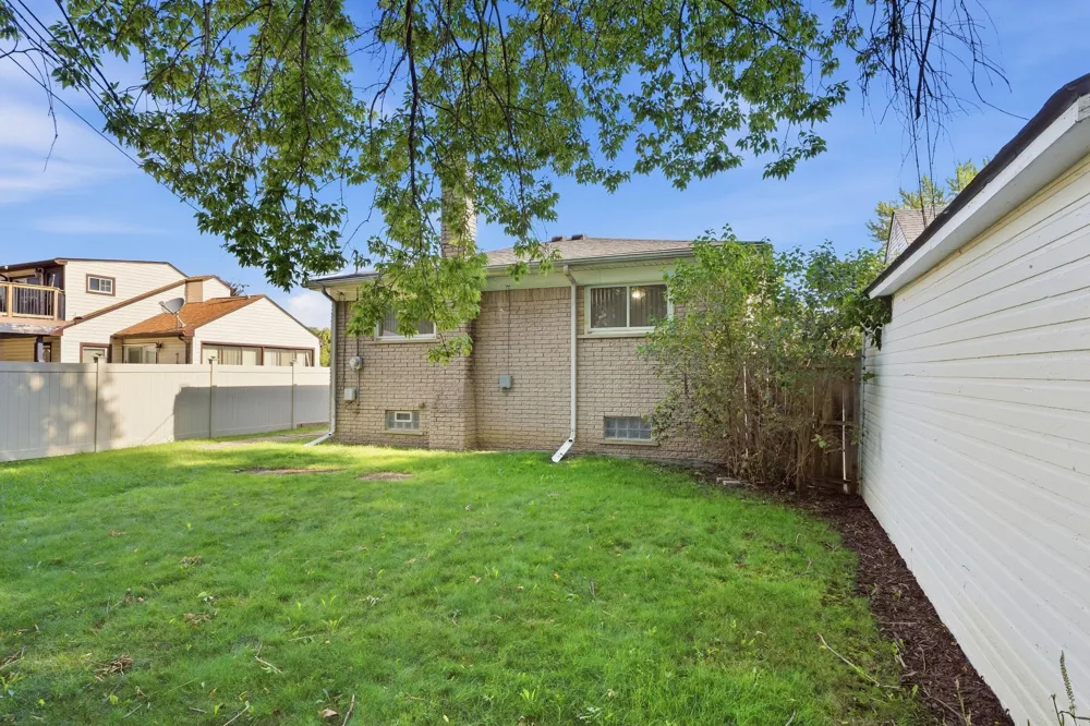 17243 Horger Avenue Allen Park City, MI 48101