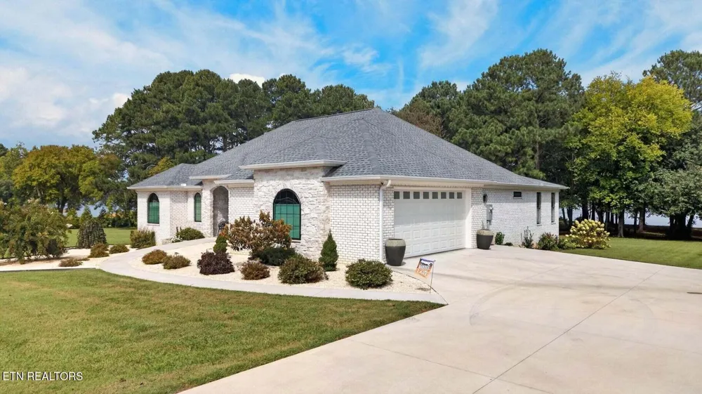 2460 Wild Pear Tr Dandridge, TN 37725