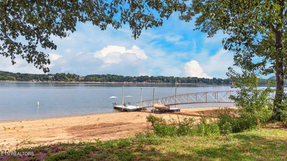 2460 Wild Pear Tr Dandridge, TN 37725