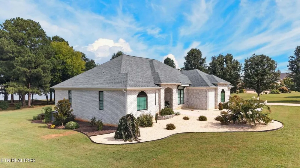 2460 Wild Pear Tr Dandridge, TN 37725
