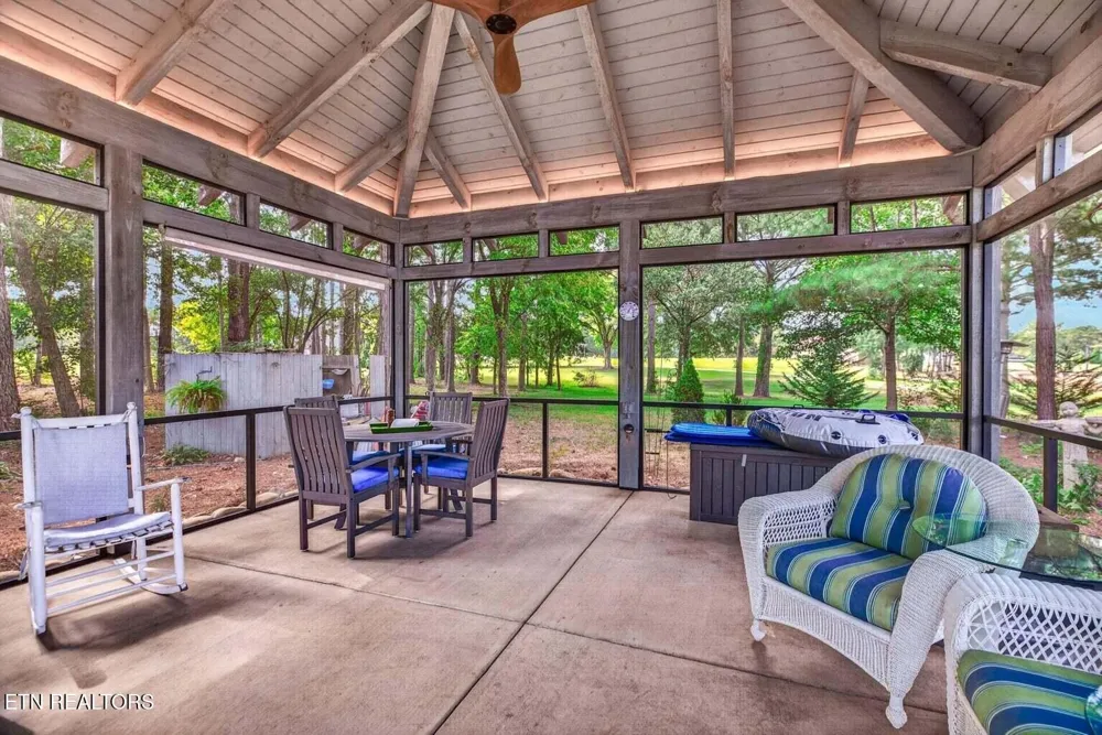 2460 Wild Pear Tr Dandridge, TN 37725