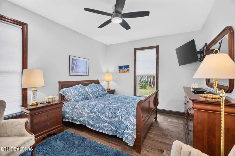 2460 Wild Pear Tr Dandridge, TN 37725