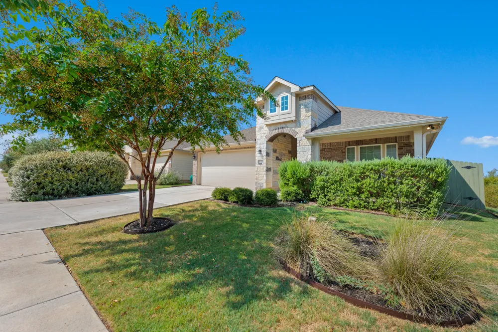 16301 Fetching Avenue Manor, TX 78653