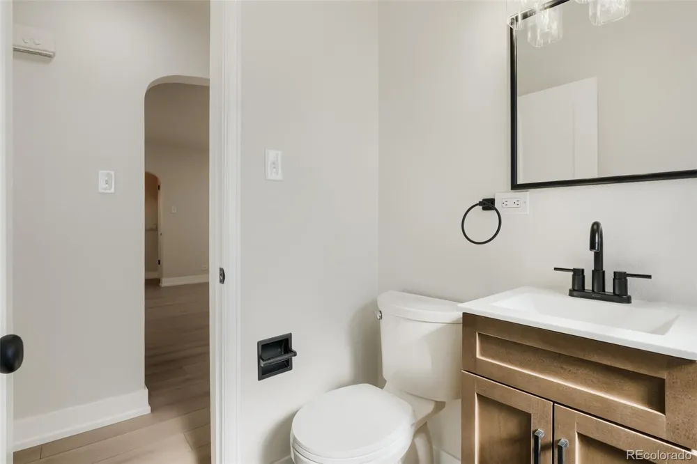 1558 Spruce Street Denver, CO 80220