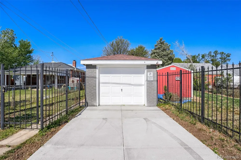 1558 Spruce Street Denver, CO 80220