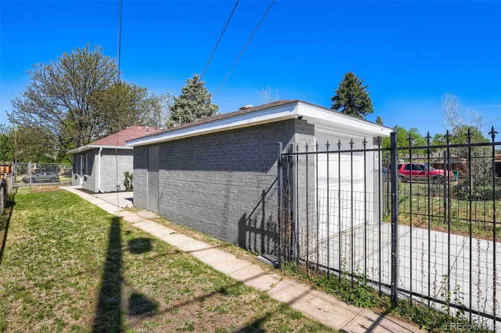 1558 Spruce Street Denver, CO 80220