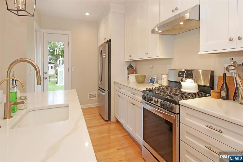 35 Essex Avenue Bloomfield, NJ 07003