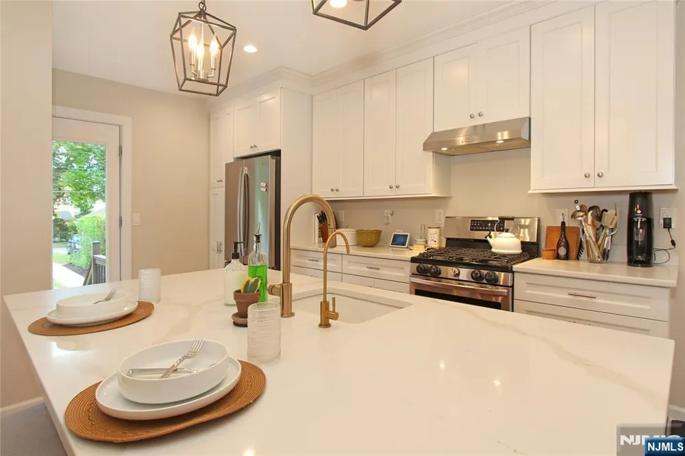 35 Essex Avenue Bloomfield, NJ 07003