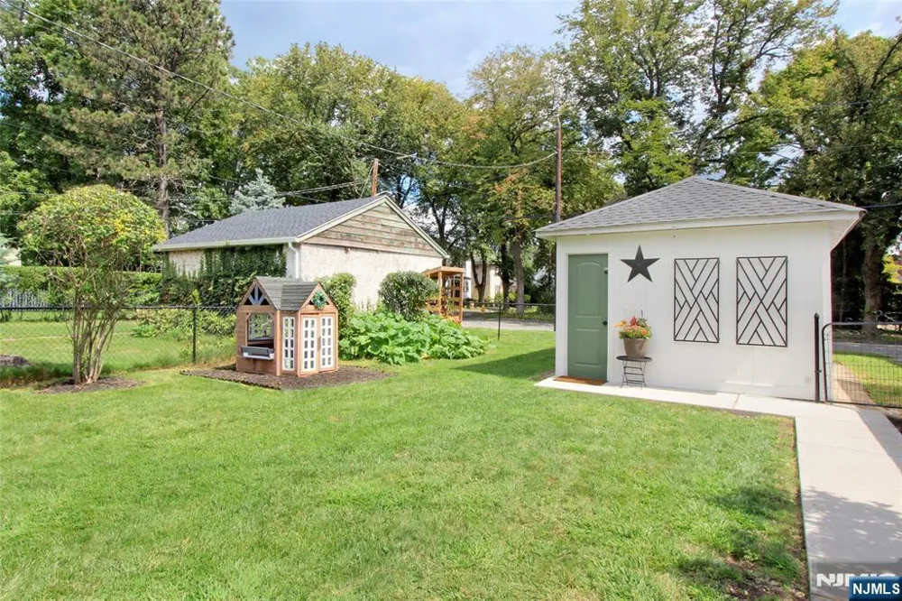 35 Essex Avenue Bloomfield, NJ 07003