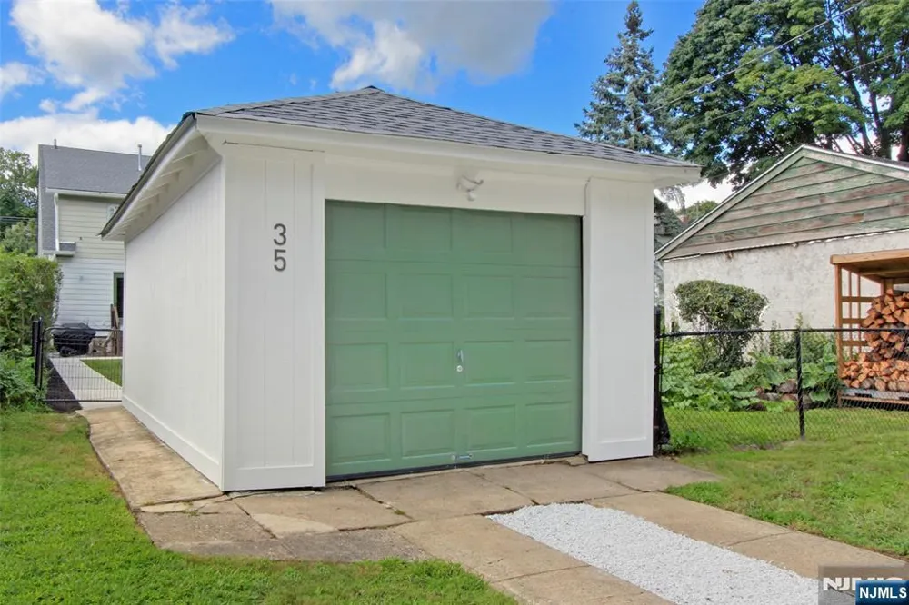 35 Essex Avenue Bloomfield, NJ 07003