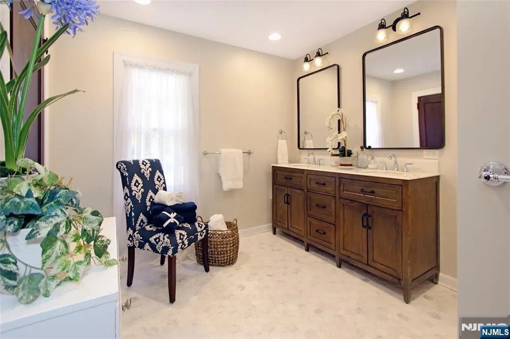 35 Essex Avenue Bloomfield, NJ 07003
