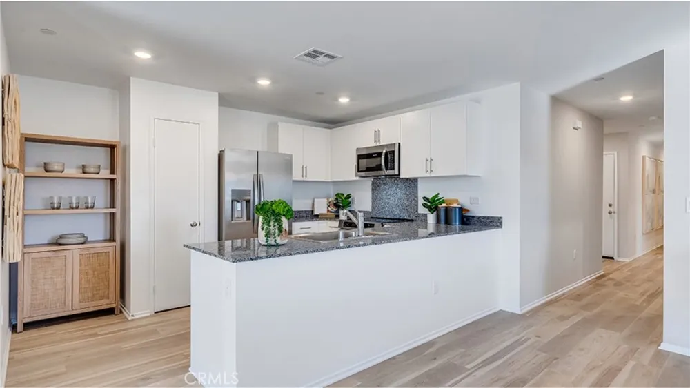 14381 Aurora Court Hesperia, CA 92345