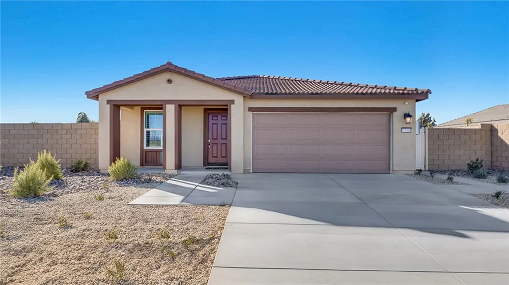 14381 Aurora Court Hesperia, CA 92345