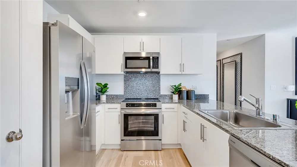 14381 Aurora Court Hesperia, CA 92345