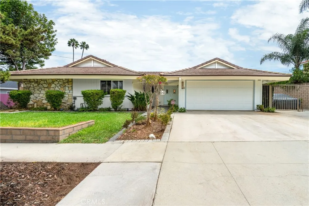 2310 El Baile Hacienda Heights, CA 91745