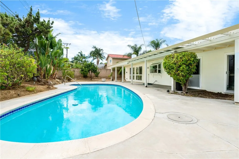 2310 El Baile Hacienda Heights, CA 91745