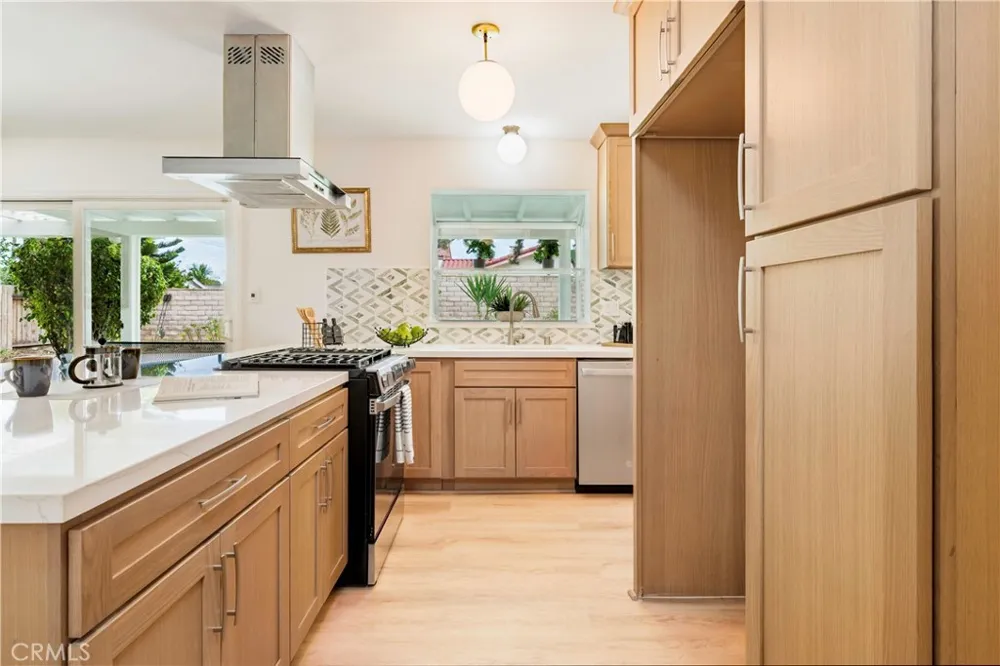 2310 El Baile Hacienda Heights, CA 91745