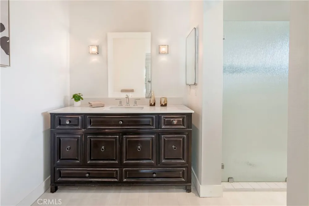 2310 El Baile Hacienda Heights, CA 91745