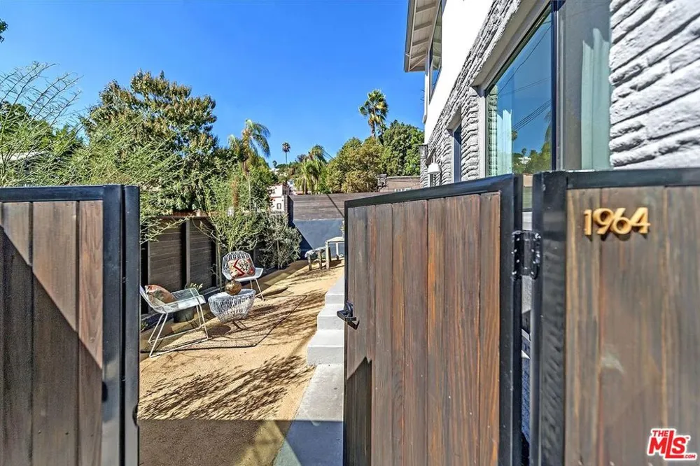 1964 Vista Del Mar Street Los Angeles, CA 90068