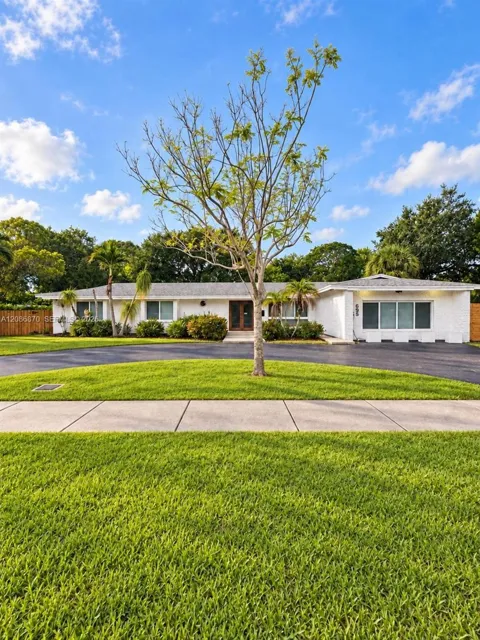 695 SW 65th Ave
