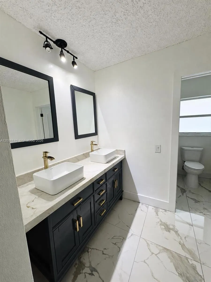 695 SW 65th Ave Margate, FL 33068