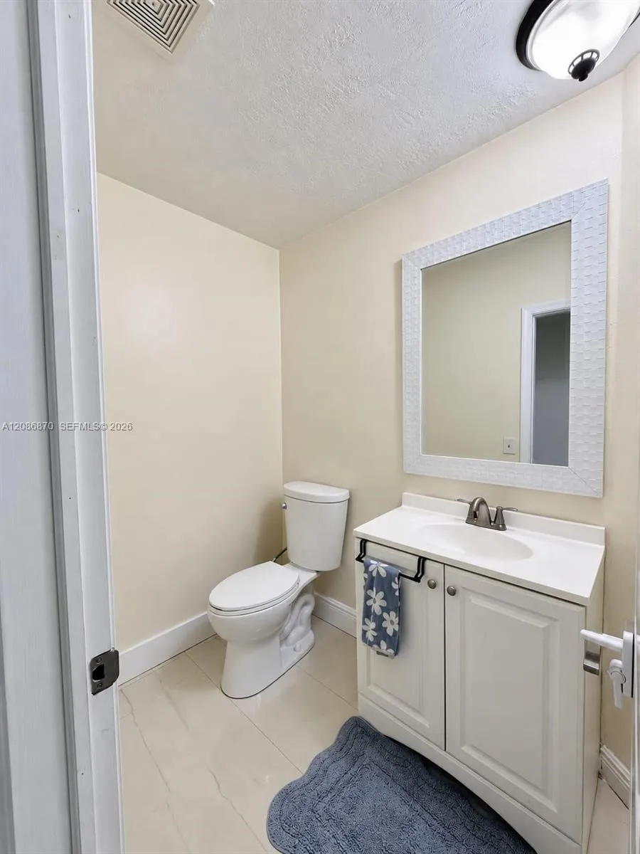 695 SW 65th Ave Margate, FL 33068