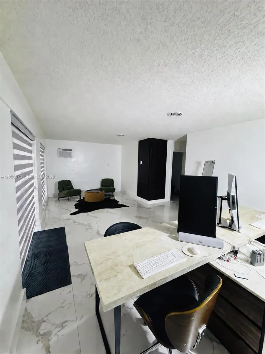 695 SW 65th Ave Margate, FL 33068