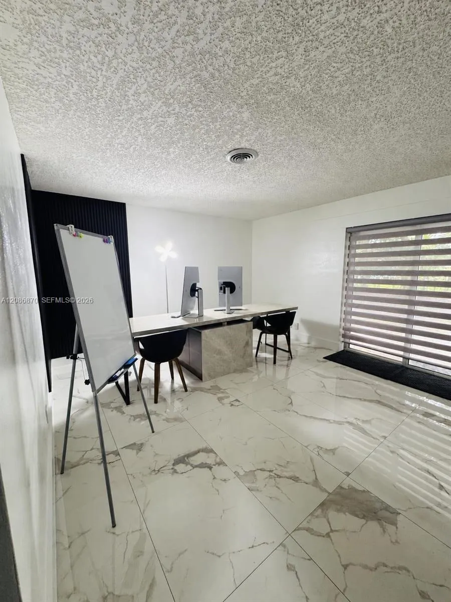 695 SW 65th Ave Margate, FL 33068