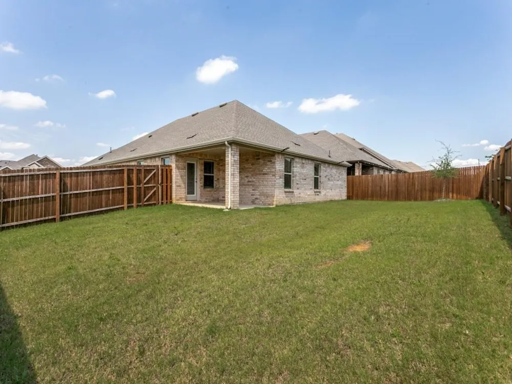 9704 Autumn Leaves Lane Aubrey, TX 76227