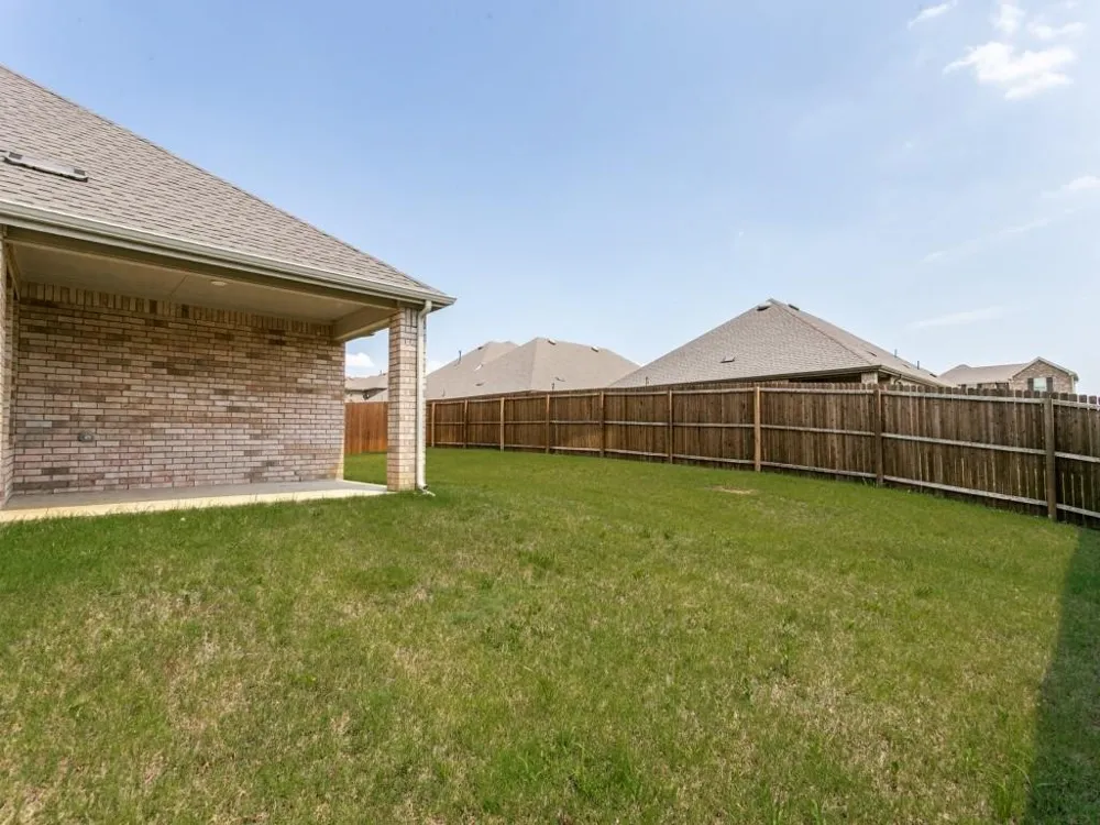 9704 Autumn Leaves Lane Aubrey, TX 76227