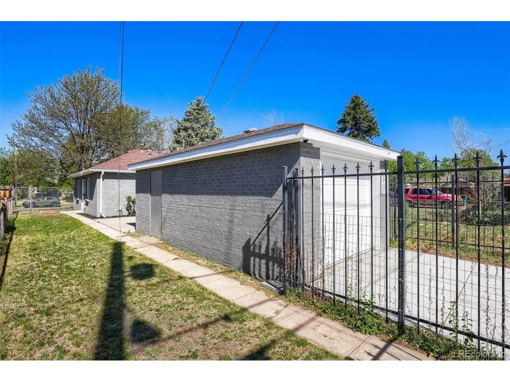 1558 Spruce Street Denver, CO 80220