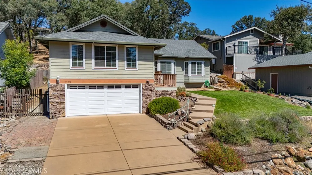 19516 Mountain Meadow N. Hidden Valley Lake, CA 95467