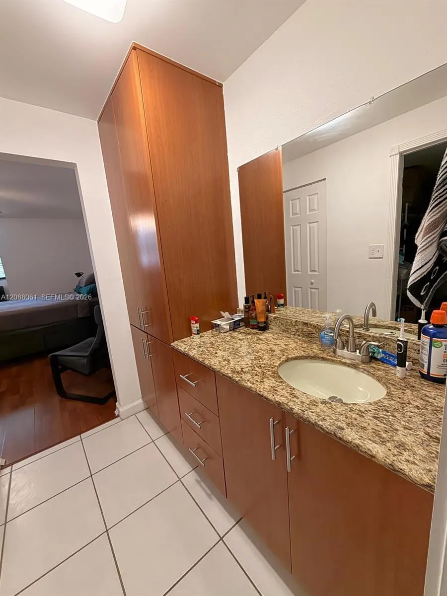 10625 SW 112th Ave #111 Miami, FL 33176