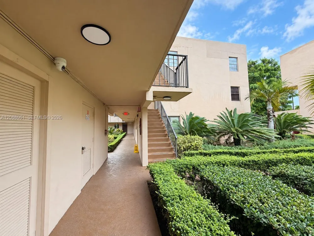 10625 SW 112th Ave #111 Miami, FL 33176