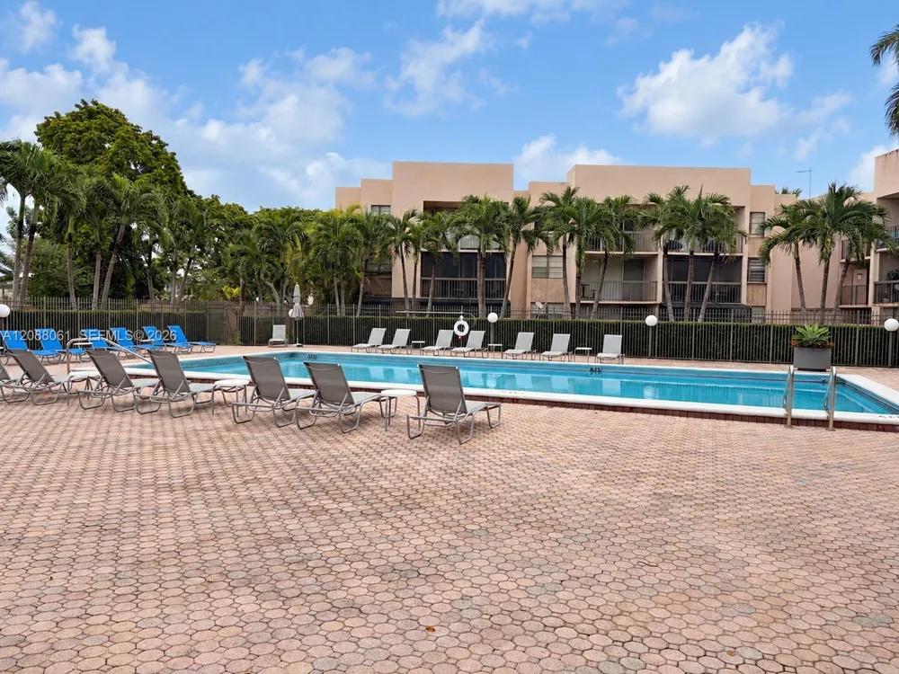 10625 SW 112th Ave #111 Miami, FL 33176